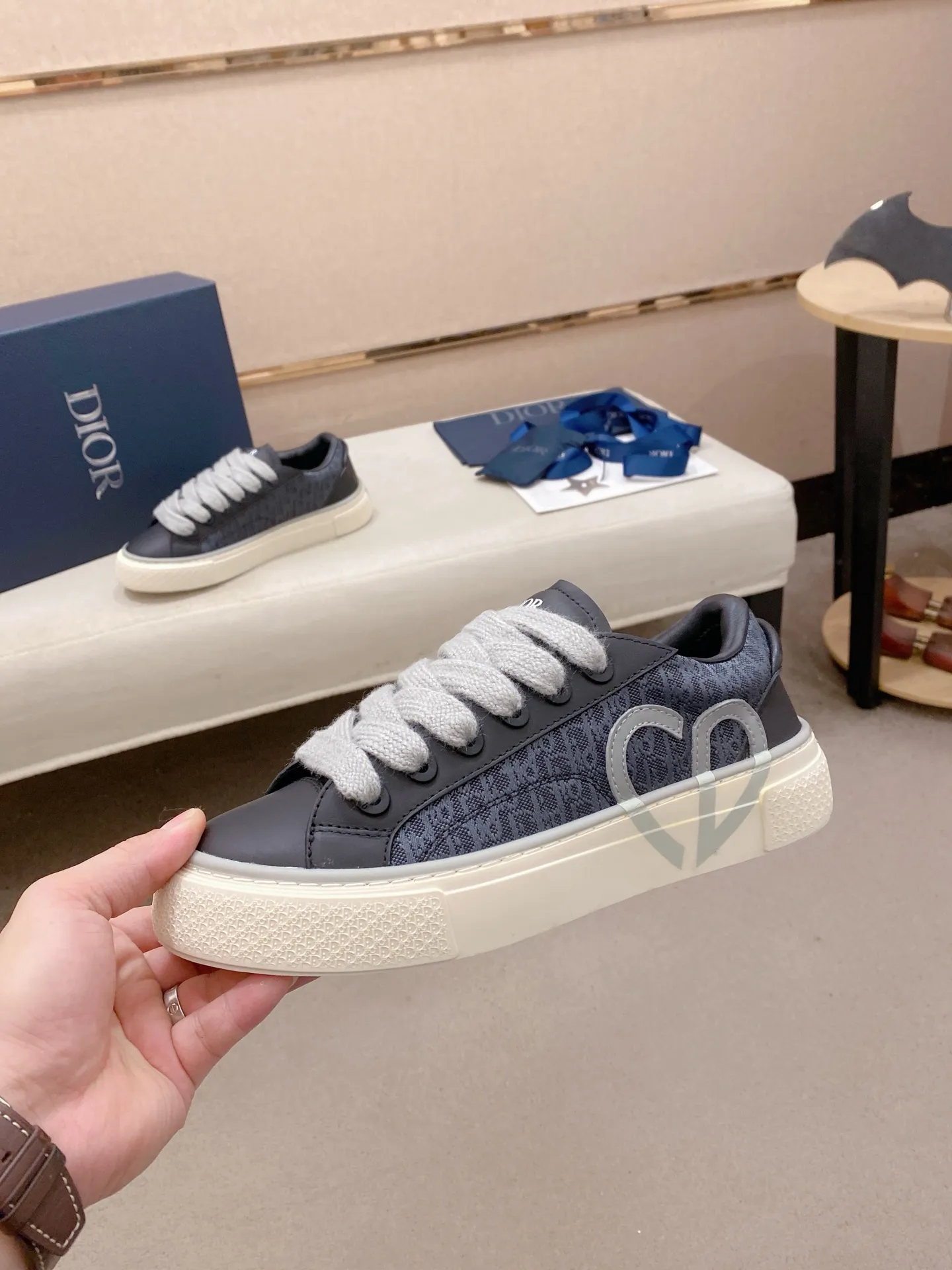 Factory price: 300 Men's shoes 💰[Dior·Dior] Top 🔍Couple style 💏🔍New casual sports style couple shoes, new four-season design, perfect workmanship, lace-up lazy style to create cabinet quality, upper: imported first-layer cowhide, sheepskin lining is soft and comfortable, ultra-light TPU wear-resistant outsole, simple, versatile fashion men's shoes, excellent color code number 35--44